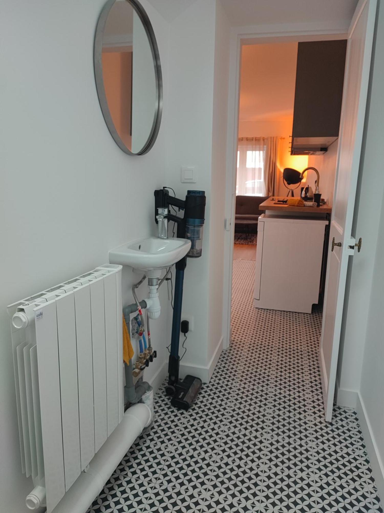 אורליאן Beau Quartier Et Central, Maison Spacieuse Avec Cour, 3 Chambres, 3 Salles De Bains A 10 Min A Pied De La Gare מראה חיצוני תמונה